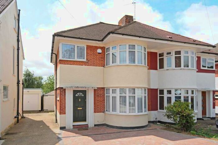 3 Bedroom Semi-Detached House To Rent In Stanmore, Middlesex, HA7
