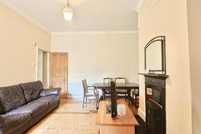 2 Bedroom Flat To Rent In Mayfair Road, Jesmond, Newcastle Upon Tyne, NE2