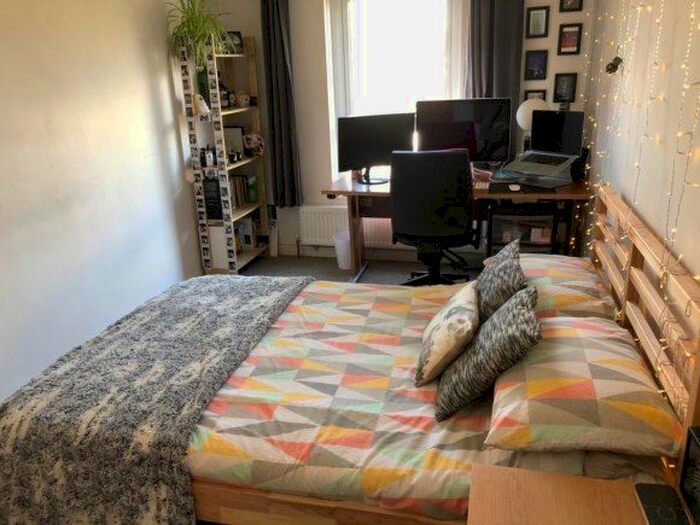 4 Bedroom Terraced House To Rent In The Chantrys, Farnham, Surrey, GU9