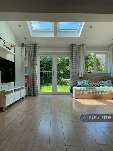 3 Bedroom Terraced House To Rent In Lucerne Close, Cambridge, CB1