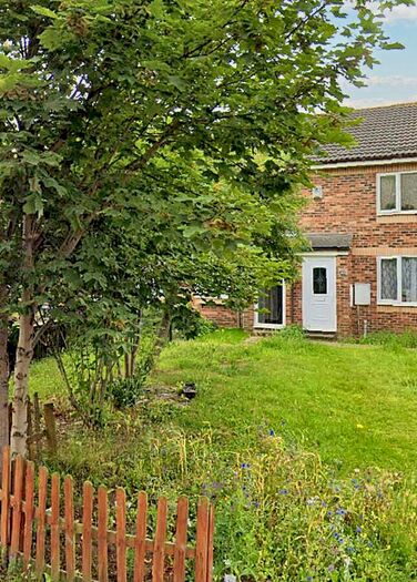 3 Bedroom Semi-Detached House For Sale In Limetrees Close, Middlesbrough, TS2