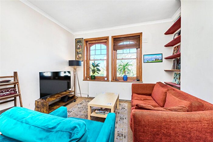 2 Bedroom Flat To Rent In Clapham Road, London, SW9