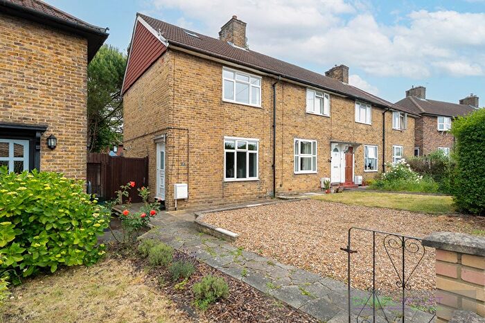 3 Bedroom End Terrace House To Rent In Missenden Gardens, Morden, SM4