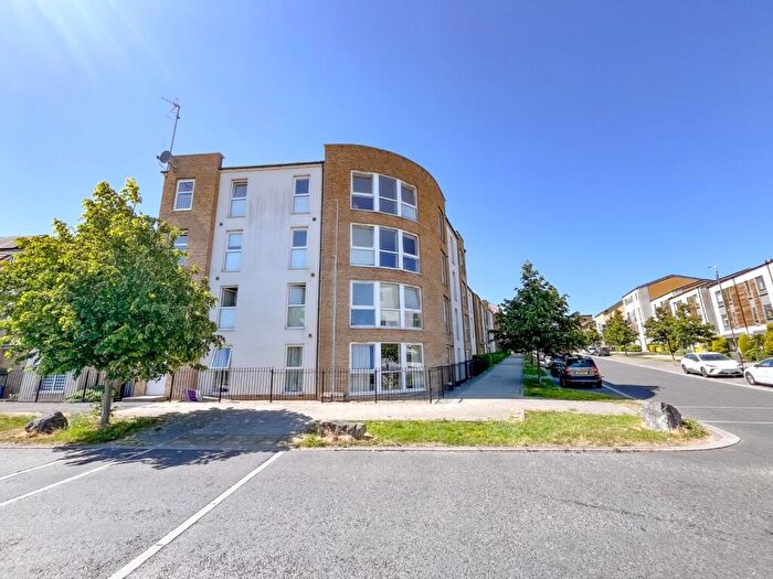2 Bedroom Apartment For Sale In Tall Elms Road, Patchway, Bristol, BS34