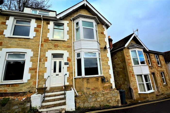 1 Bedroom Apartment To Rent In Marlborough Road, Ventnor, PO38