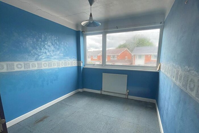3 Bedroom End Of Terrace House For Sale In Links Avenue, Little Sutton, Ellesmere Port, Cheshire, CH66