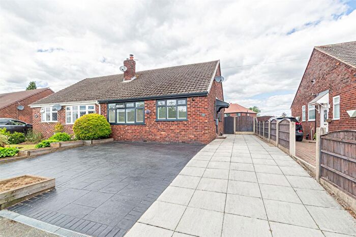 2 Bedroom Semi-Detached Bungalow For Sale In Gainsborough Road, Warrington, WA4