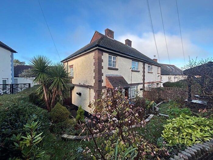 3 Bedroom Semi-Detached House For Sale In Ulstan Close, Woldingham, Surrey, CR3