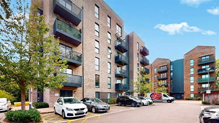 1 Bedroom Flat For Sale In Riverwell Close, Watford, WD18