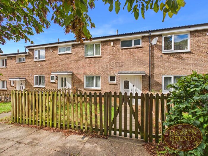 3 Bedroom Terraced House For Sale In Collmead Court, Blackthorn, NN3