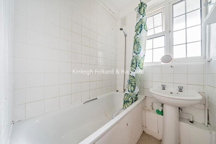 2 Bedroom Flat To Rent In Doddington Grove London, SE17