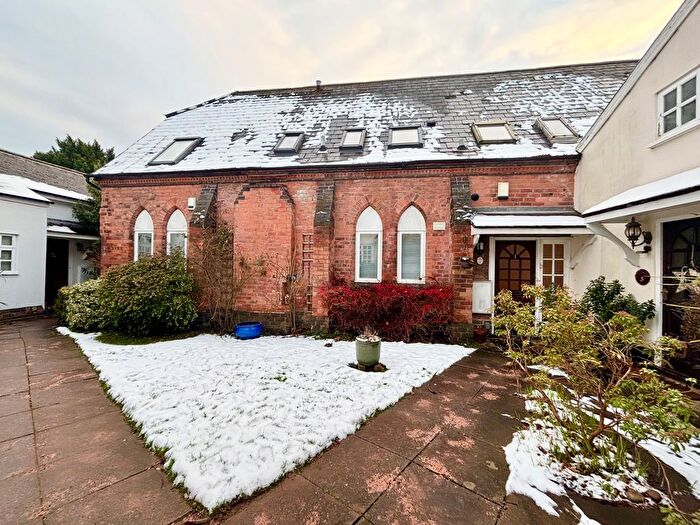 3 Bedroom Semi Detached House To Rent In Norton Close, Birmingham, B31