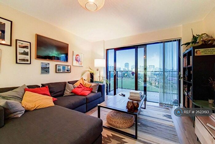 2 Bedroom Flat To Rent In Galley Apartments, London, E14