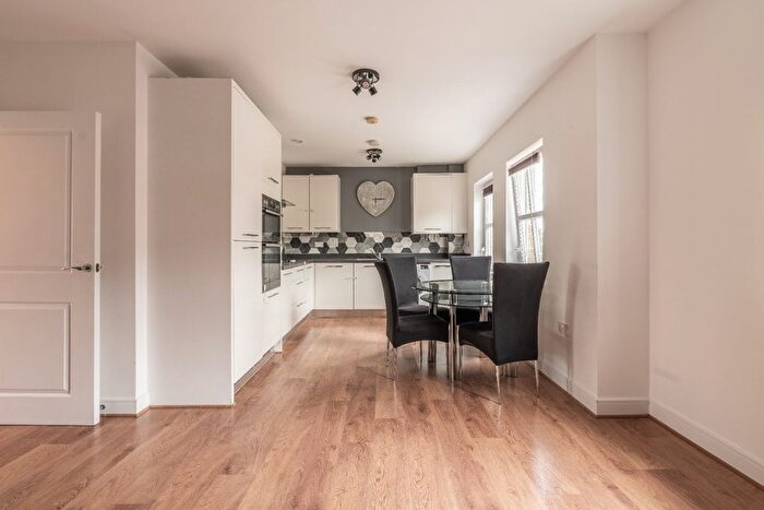 2 Bedroom Flat For Sale In Emerald Court, Rainbow Road, Erith, Kent, DA8