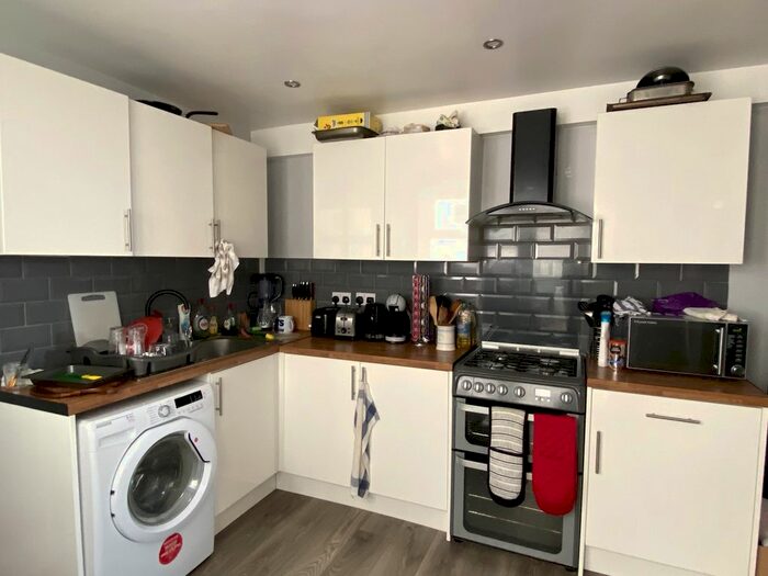 5 Bedroom Property To Rent In Coburn Street, Cathays, Cardiff, CF24