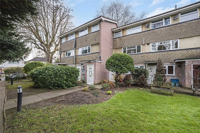 2 Bedroom Maisonette For Sale In Thornbury Road, Isleworth, TW7