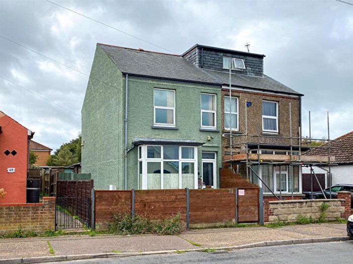 3 Bedroom Semi-Detached House For Sale In Colomb Road, Gorleston, Great Yarmouth, NR31