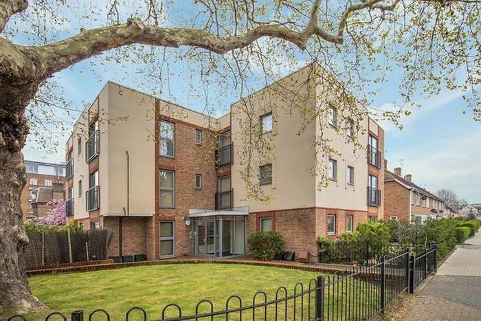 1 Bedroom Flat To Rent In Halcyon Place, Keswick Road, Putney, SW15