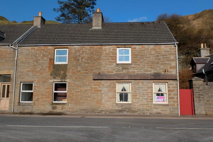 2 Bedroom Semi-Detached House For Sale In Scrabster, Thurso, KW14