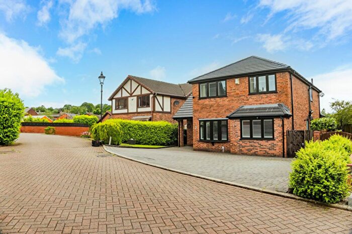 4 Bedroom Detached House For Sale In Walshaw Brook Close, Bury, BL8