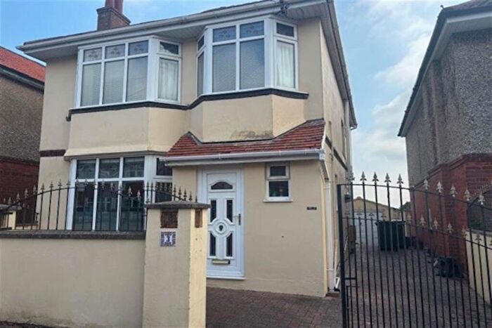 5 Bedroom House To Rent In Bedroom Detached House In Moordown, BH9