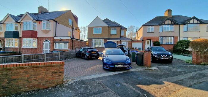 2 Bedroom Flat To Rent In Purbrock Avenue, Garston, Watford, WD25