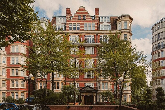 3 Bedroom Flat To Rent In York House, York House Place, Kensington, W8