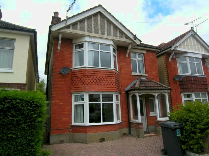 6 Bedroom House To Rent In Bedroom House In Winton, BH9