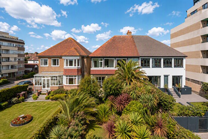 5 Bedroom Semi-Detached House For Sale In Kingsway, Hove, BN3