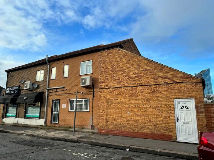 2 Bedroom Flat To Rent In Ilford Lane, Ilford, IG1