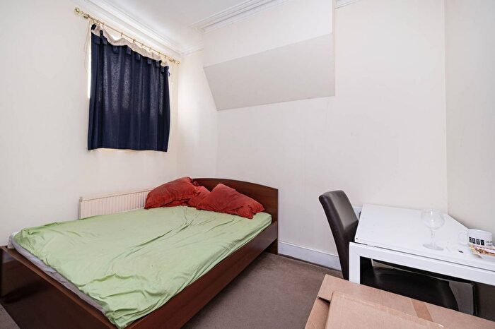 1 Bedroom Flat For Sale In Princess May Road, Hackney, London, N16