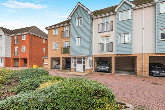 2 Bedroom Apartment For Sale In Sherwood Avenue, Larkfield, Aylesford, ME20