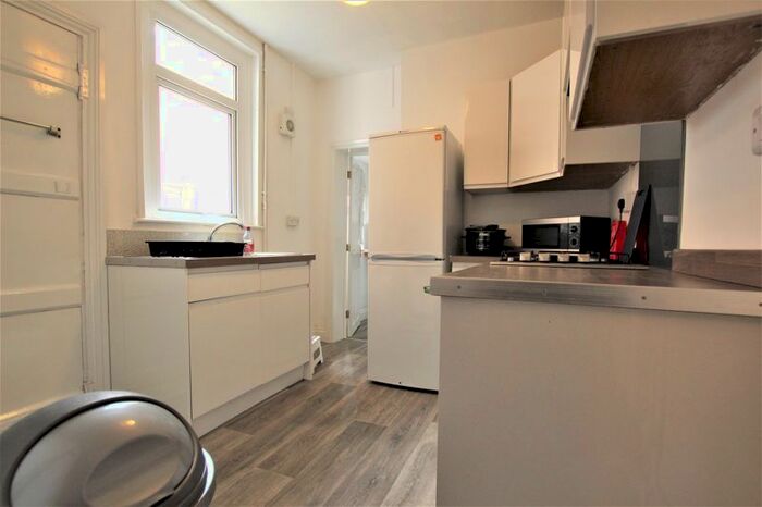 3 Bedroom End Of Terrace House To Rent In Stroud Road, Linden, Gloucester GL1