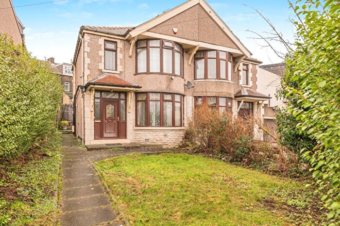 3 Bedroom Semi Detached House For Sale In Sixth Avenue, Bradford, BD3