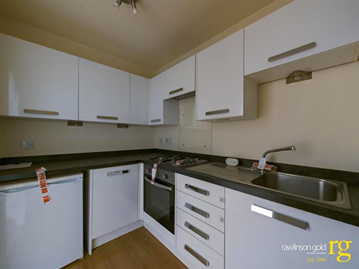 1 Bedroom Maisonette For Sale In Westfield Park, Hatch End, Pinner, HA5