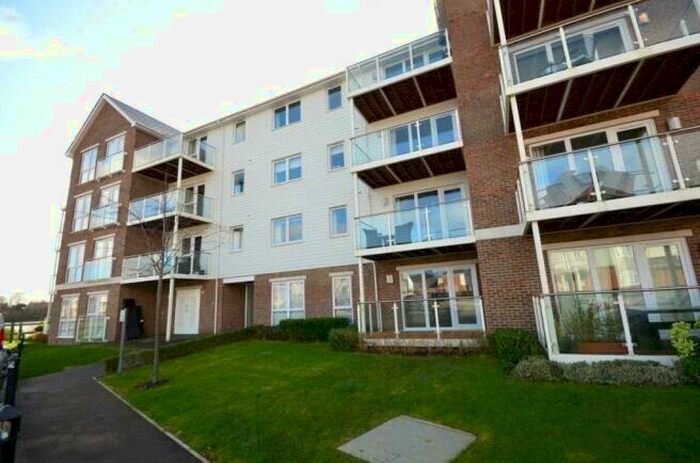 2 Bedroom Apartment To Rent In Willow Close, Snodland, Kent, ME6