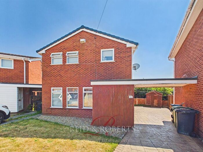 3 Bedroom Link Detached House For Sale In Clifton Close, Wrexham, LL13