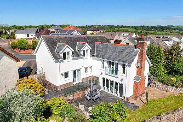 4 Bedroom Detached House For Sale In Hillcrest, Pen-y-fai, Bridgend County Borough, CF31