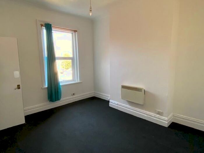 1 Bedroom Flat To Rent In Carysfort Road, Bournemouth, Dorset, BH1