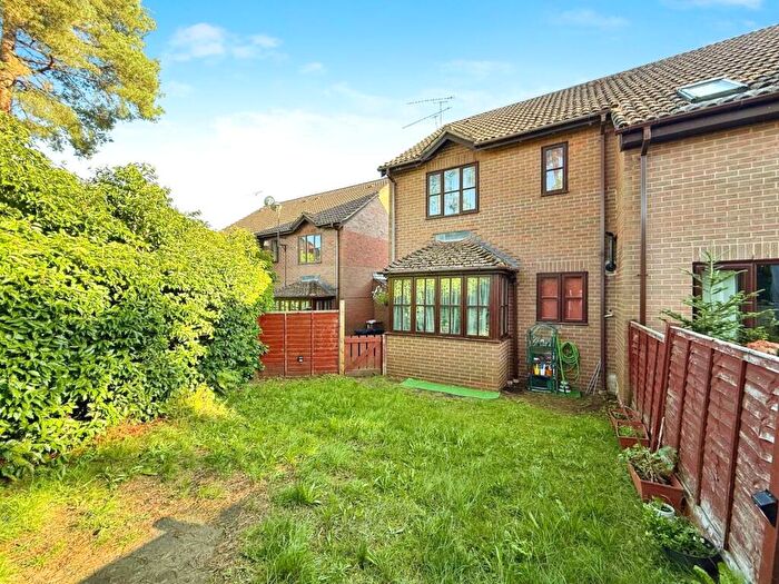 1 Bedroom End Of Terrace House For Sale In Maguire Drive, Frimley, Camberley, Surrey, GU16