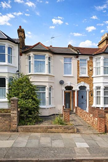 1 Bedroom Flat To Rent In Chestnut Rise, Plumstead, SE18