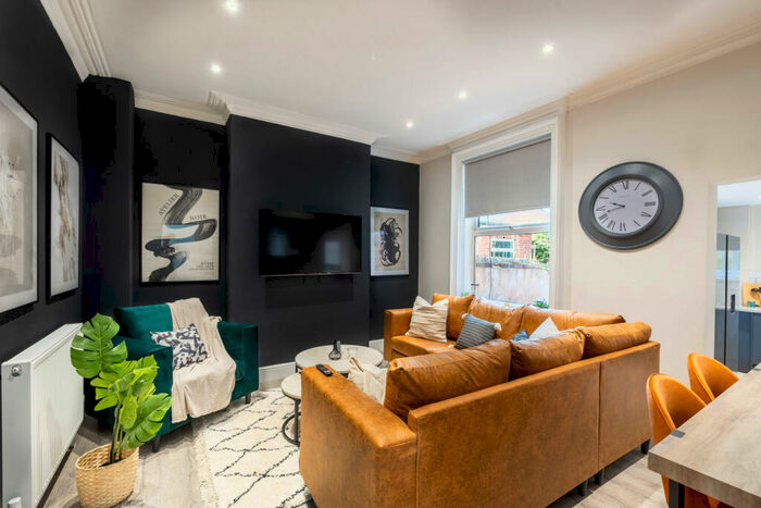 6 Bedroom Semi-Detached House To Rent In Arundel Street, Nottingham, Lenton, NG7