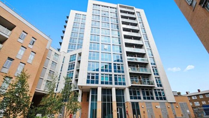 2 Bedroom Flat To Rent In Ross Way, London, E14