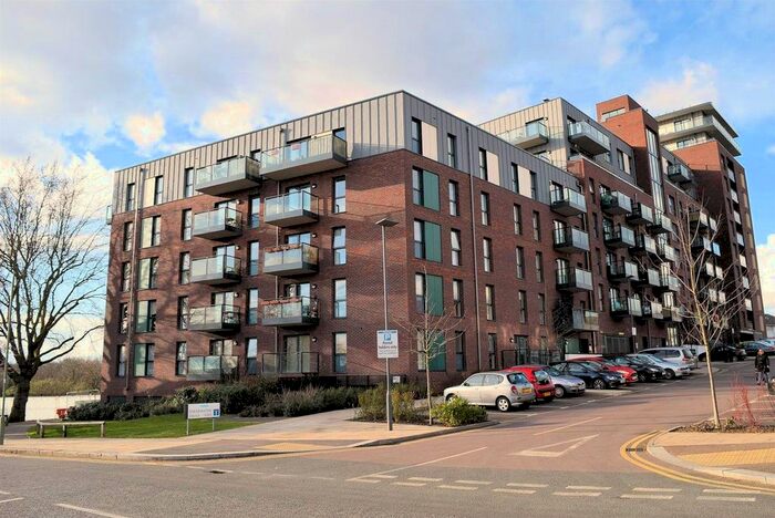 Studio To Rent In Shearwater Drive, London, NW9