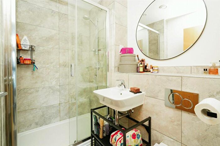 2 Bedroom Flat For Sale In Furrow Crescent, Curbridge, Witney, Oxfordshire, OX29