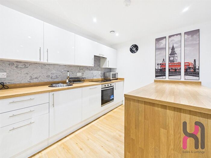 2 Bedroom Flat For Sale In The Plaza, Advent Way, Ancoats, Manchester, M4