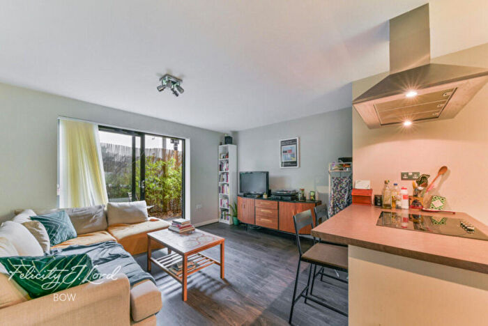 1 Bedroom Apartment For Sale In Houlton Place, London, E3