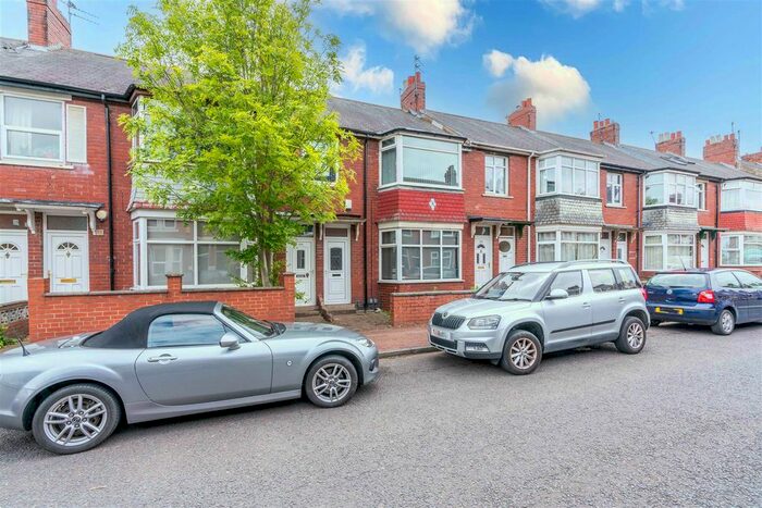 2 Bedroom Flat To Rent In Simonside Terrace, Heaton, NE6