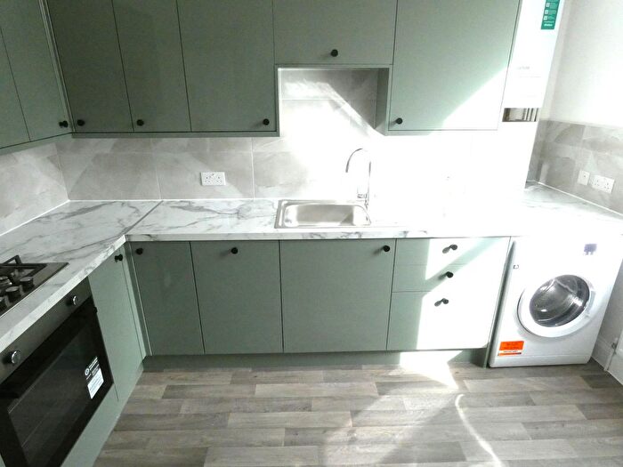 2 Bedroom Flat To Rent In Cephas Avenue, London, E1