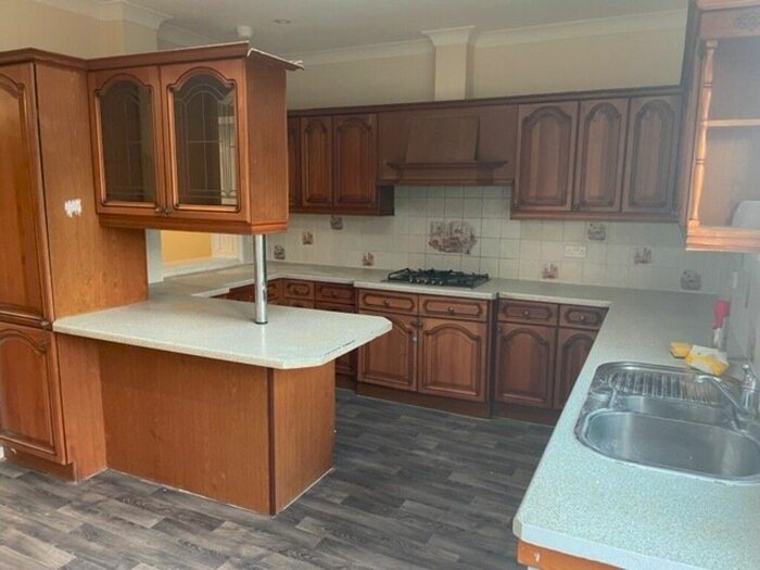 4 Bedroom Terraced House To Rent In Manor Road, Mitcham, CR4